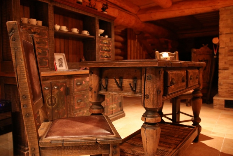 Kitchen inspired by treasure chest