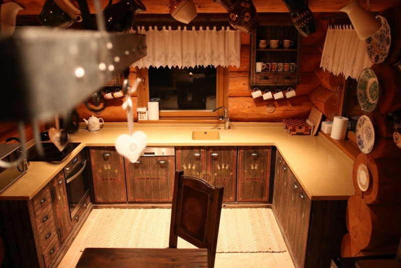 Kitchen inspired by treasure chest